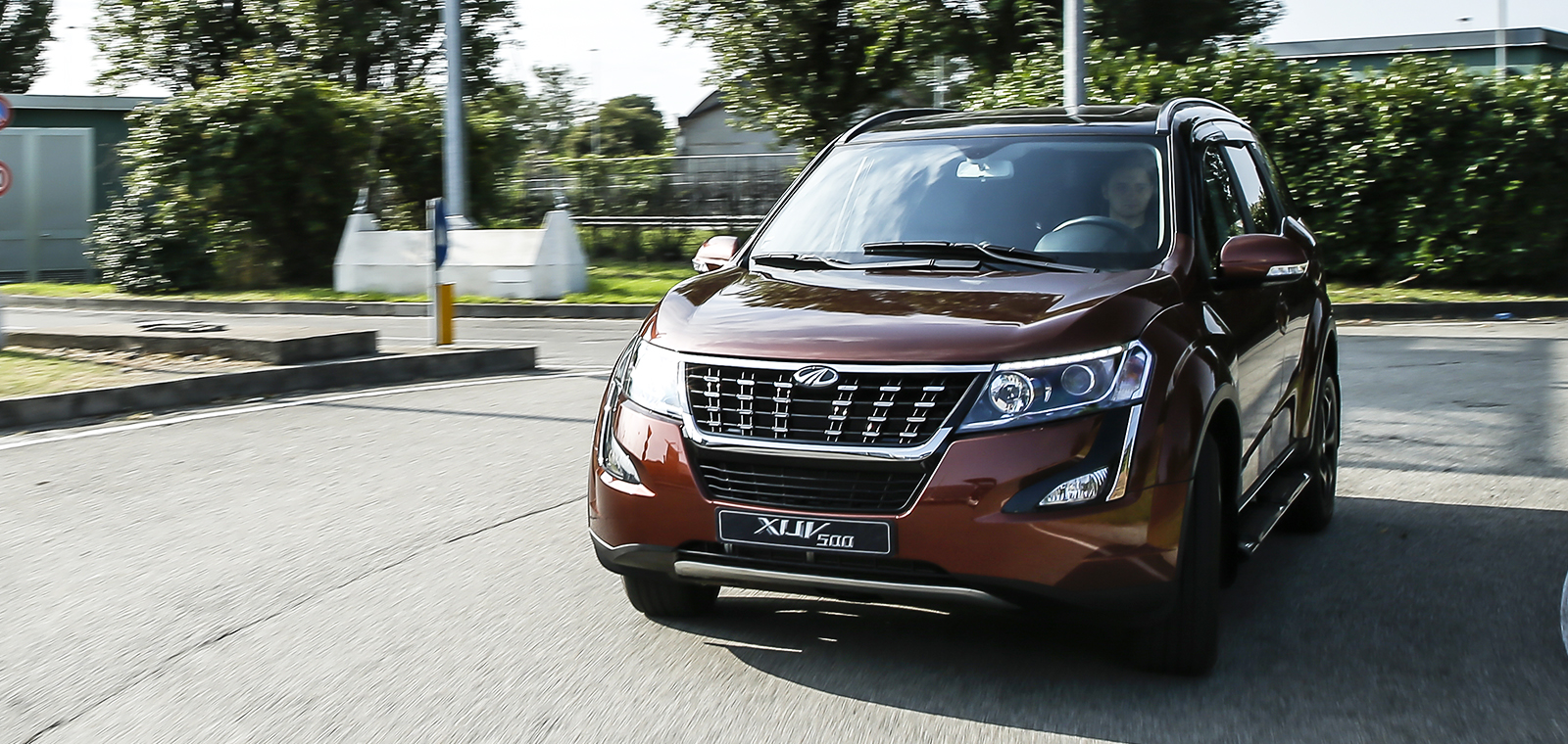 XUV5003